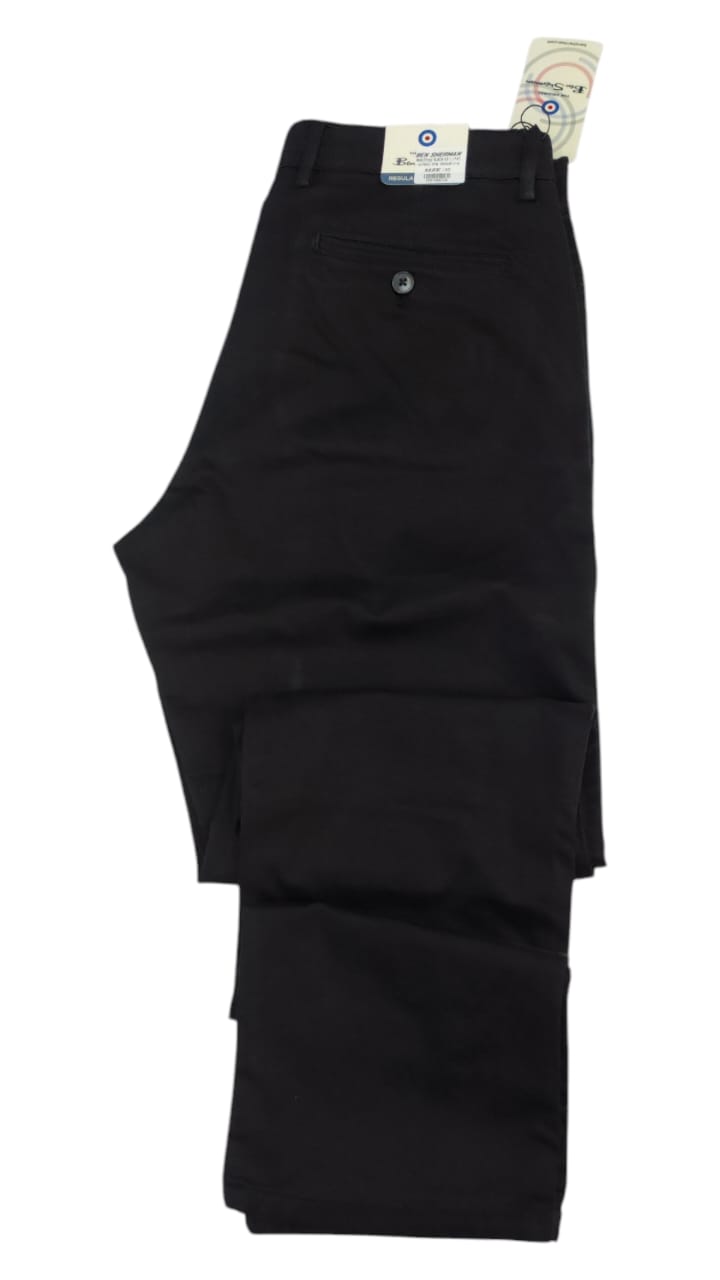 Pantalon En Toile Noir les poches classiques
