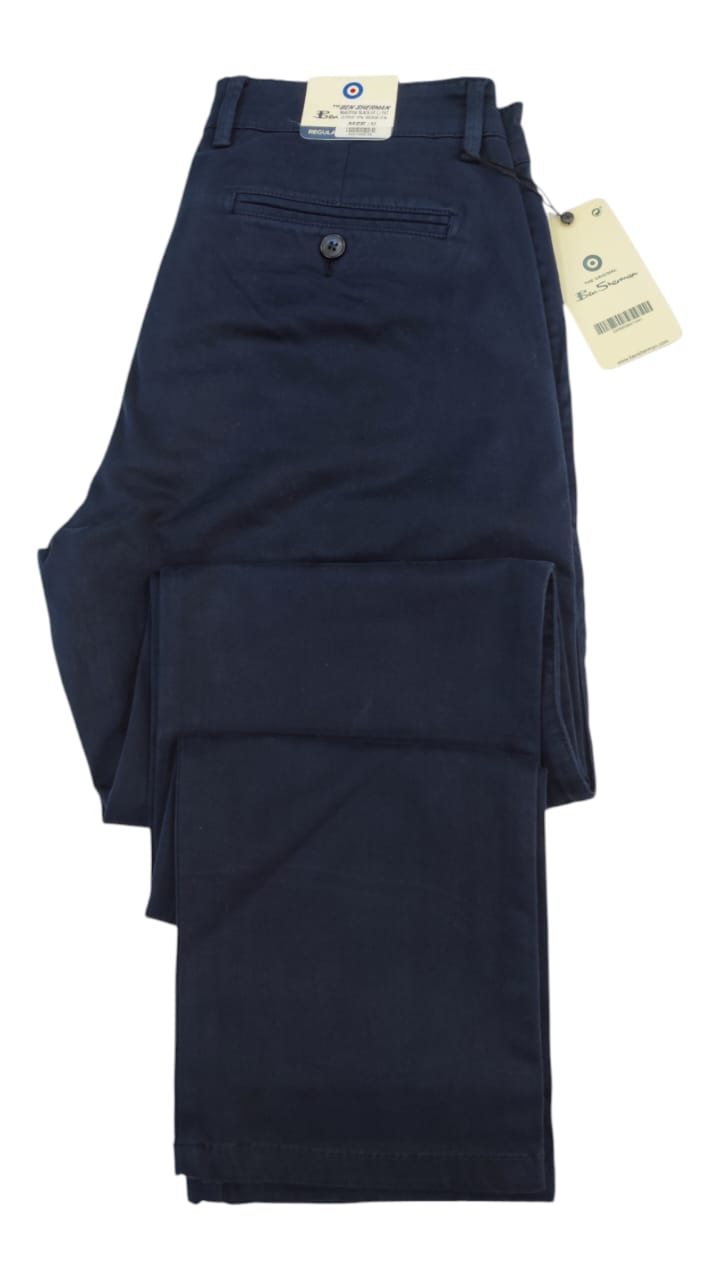 Pantalon En Toile Bleu Nuit les poches classiques