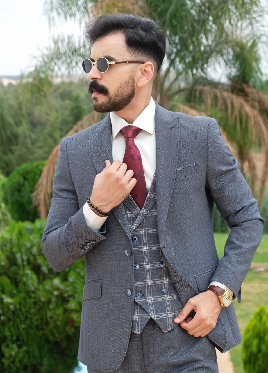 Costume Bleu Jeans avec Gilet à Carreaux – 3 pièces