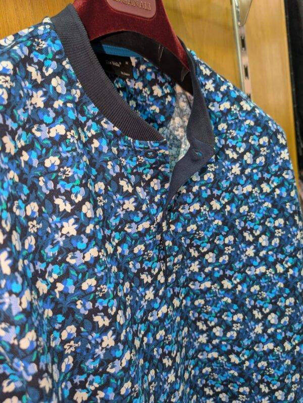 Polo Bleu Fleuri – Image 4