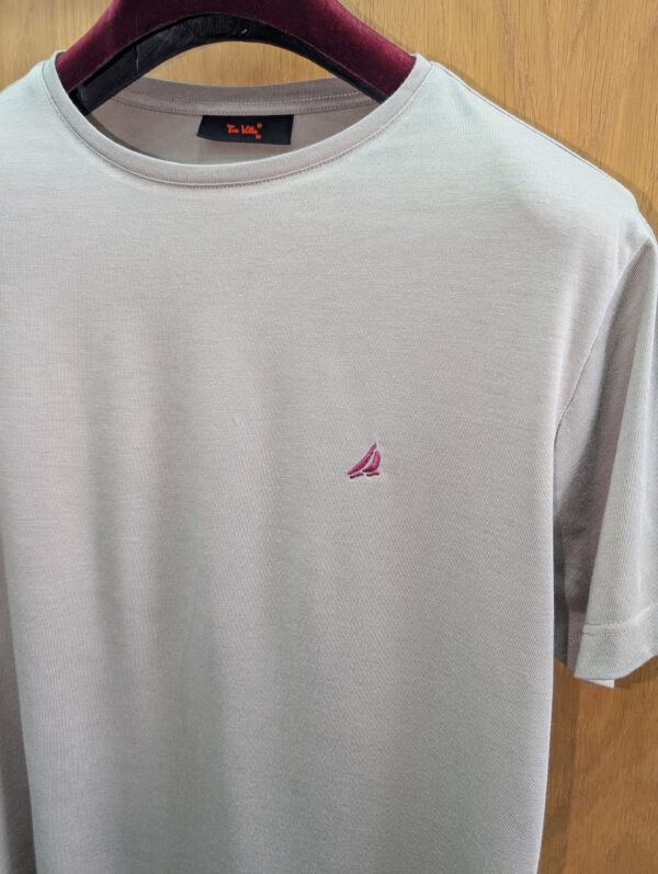 Col Rond Beige Foncé – Image 2
